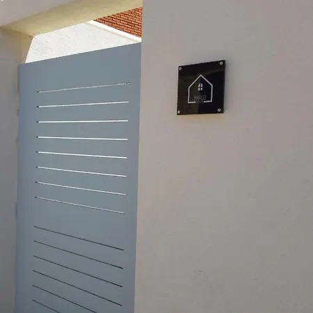 Bianca - Marlu House - *